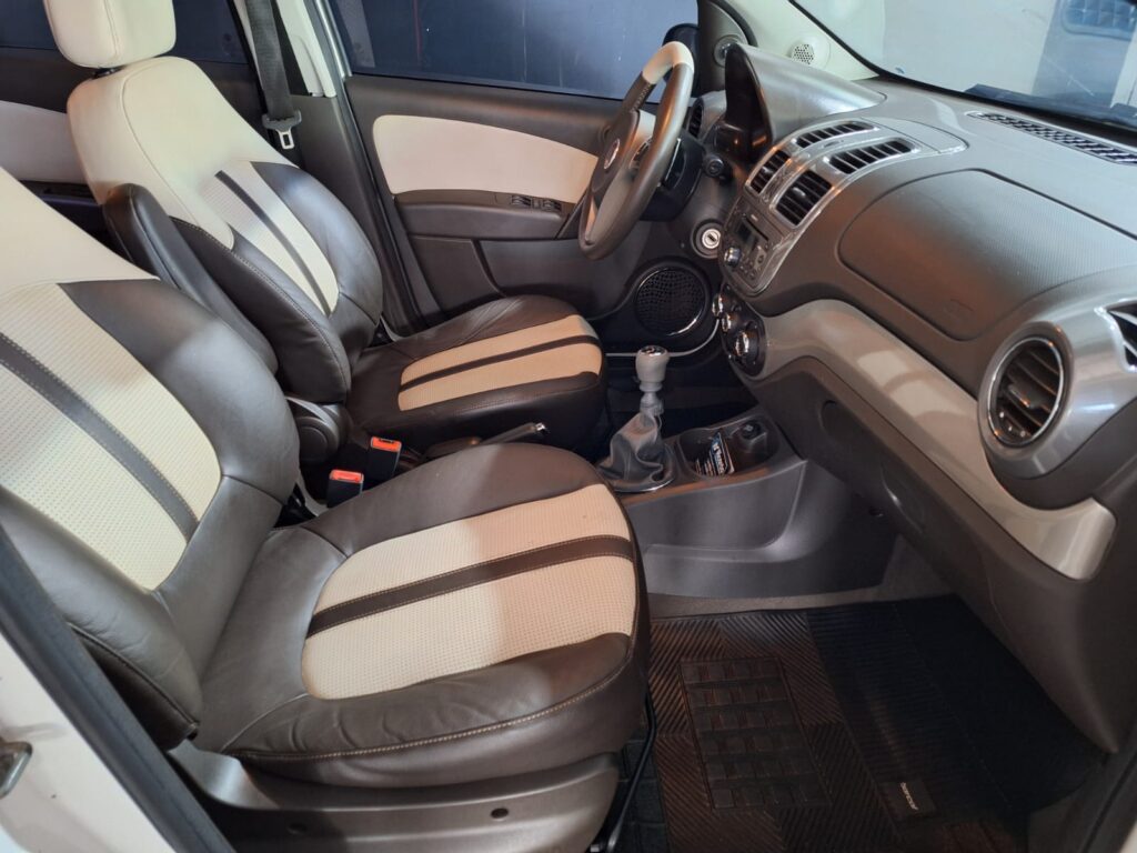 WhatsApp Image 2026-02-10 at 15.49.26